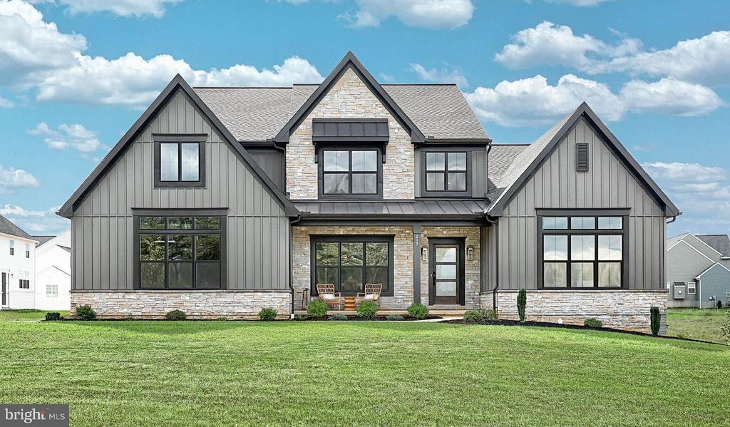 217 DAHLIA CIR, Lebanon, PA 17042