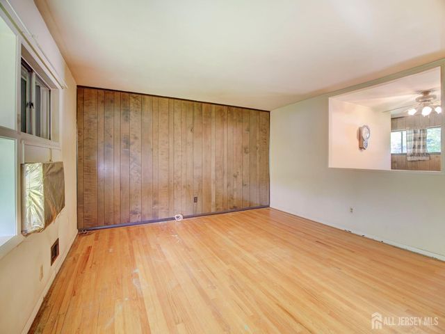 9 Wellesley Road, Old Bridge, NJ 08859
