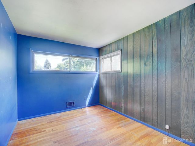 9 Wellesley Road, Old Bridge, NJ 08859