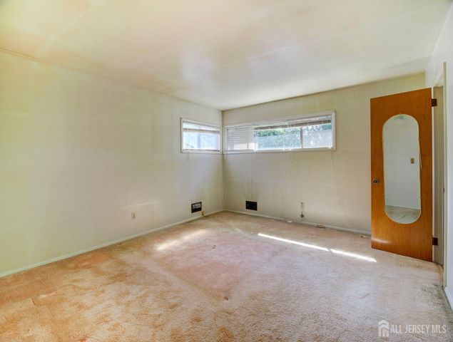 9 Wellesley Road, Old Bridge, NJ 08859
