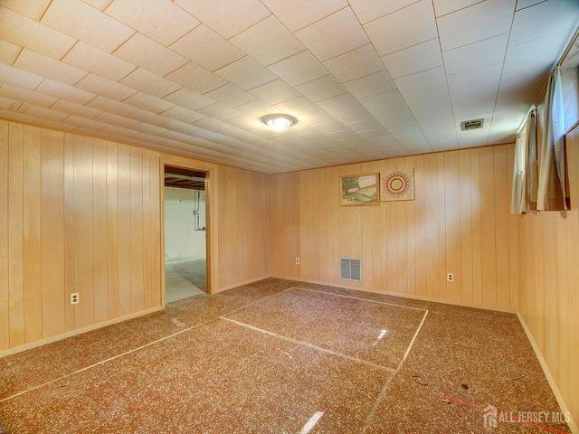 9 Wellesley Road, Old Bridge, NJ 08859