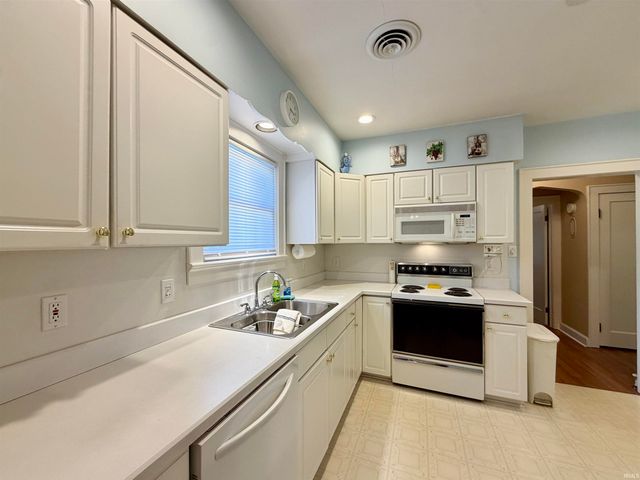3103 E Mulberry Street, Evansville, IN 47714