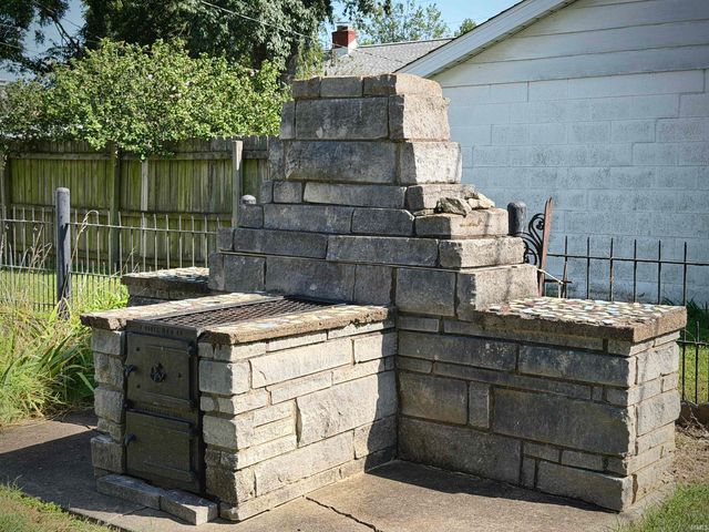 3103 E Mulberry Street, Evansville, IN 47714