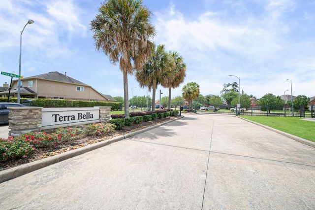 3516 Arezzo Circle, Friendswood, TX 77546