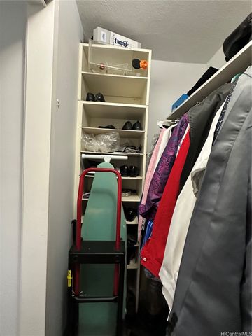 435 Seaside Avenue 804, Honolulu, HI 96815