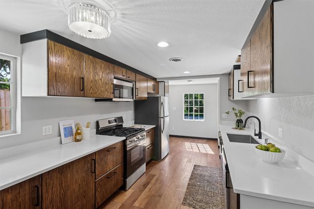 4840 NW 52nd Street, Des Moines, IA 50310