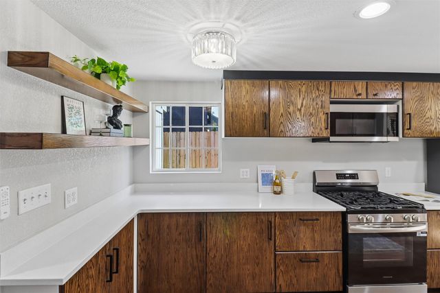 4840 NW 52nd Street, Des Moines, IA 50310