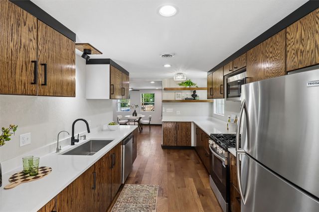 4840 NW 52nd Street, Des Moines, IA 50310