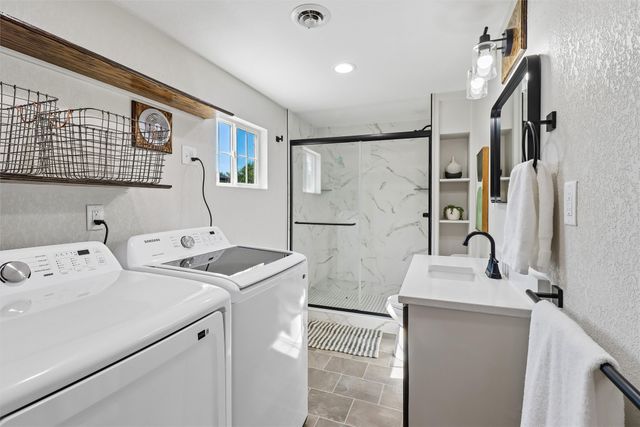 4840 NW 52nd Street, Des Moines, IA 50310