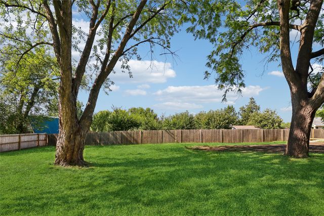 4840 NW 52nd Street, Des Moines, IA 50310