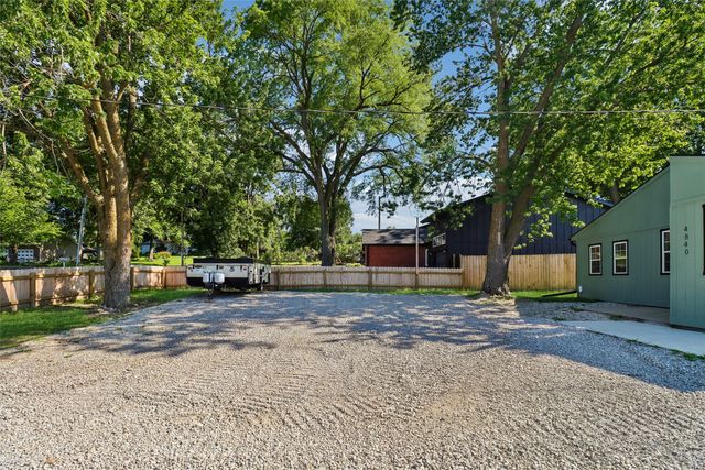 4840 NW 52nd Street, Des Moines, IA 50310