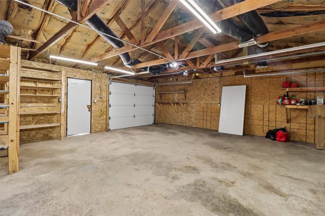 4840 NW 52nd Street, Des Moines, IA 50310