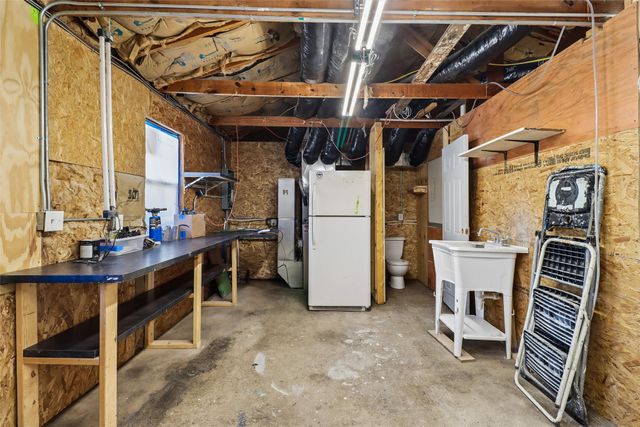 4840 NW 52nd Street, Des Moines, IA 50310
