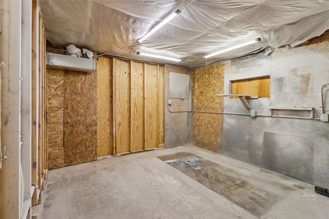 4840 NW 52nd Street, Des Moines, IA 50310