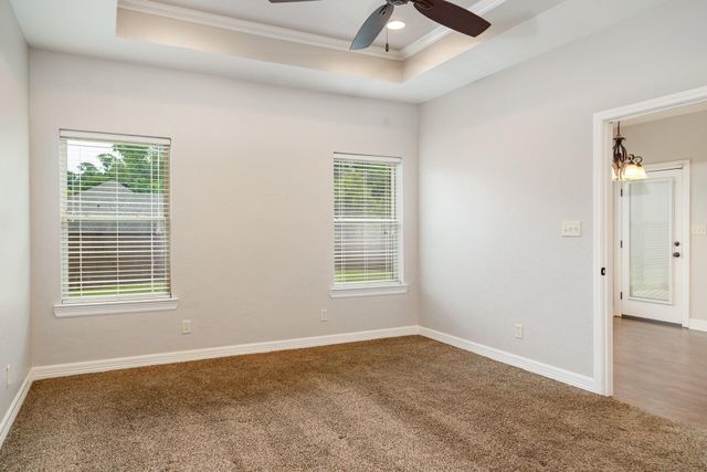 124 Lakeway Lane, Longview, TX 75604