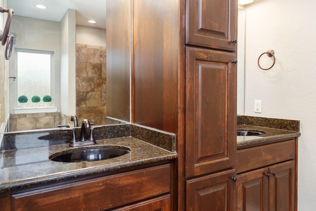 124 Lakeway Lane, Longview, TX 75604