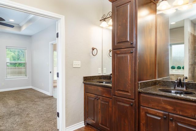 124 Lakeway Lane, Longview, TX 75604