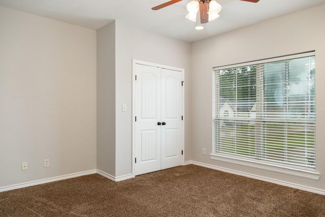 124 Lakeway Lane, Longview, TX 75604