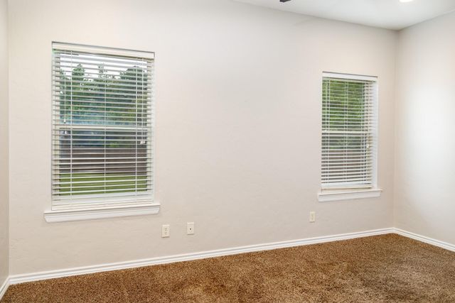 124 Lakeway Lane, Longview, TX 75604