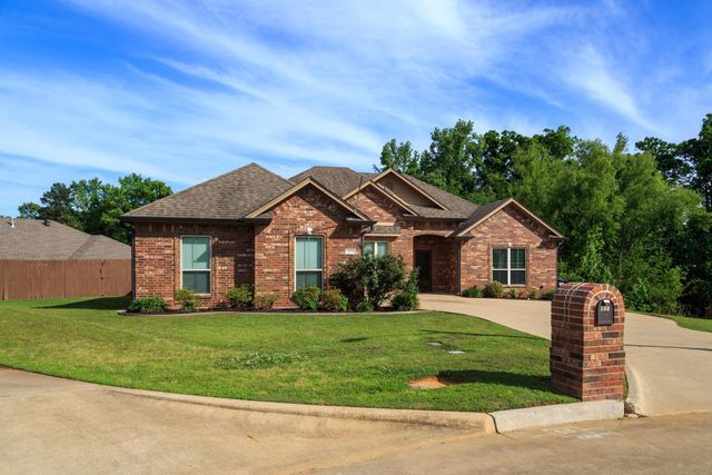 124 Lakeway Lane, Longview, TX 75604