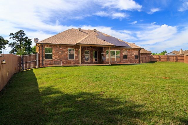 124 Lakeway Lane, Longview, TX 75604