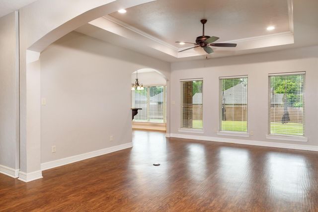 124 Lakeway Lane, Longview, TX 75604