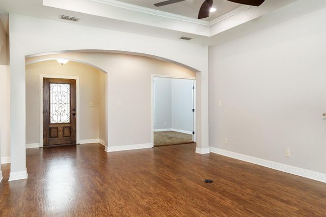 124 Lakeway Lane, Longview, TX 75604