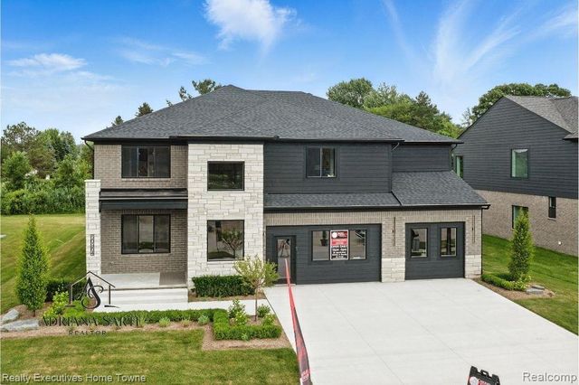 50931 Mistwood Drive, Macomb, MI 48042