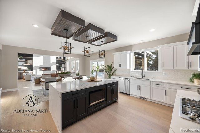 50931 Mistwood Drive, Macomb, MI 48042