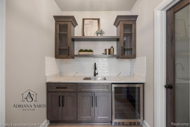50931 Mistwood Drive, Macomb, MI 48042