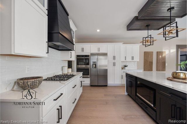50931 Mistwood Drive, Macomb, MI 48042