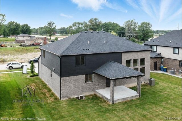 50931 Mistwood Drive, Macomb, MI 48042