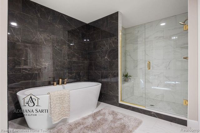50931 Mistwood Drive, Macomb, MI 48042