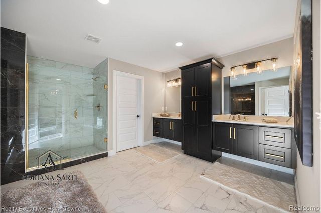 50931 Mistwood Drive, Macomb, MI 48042