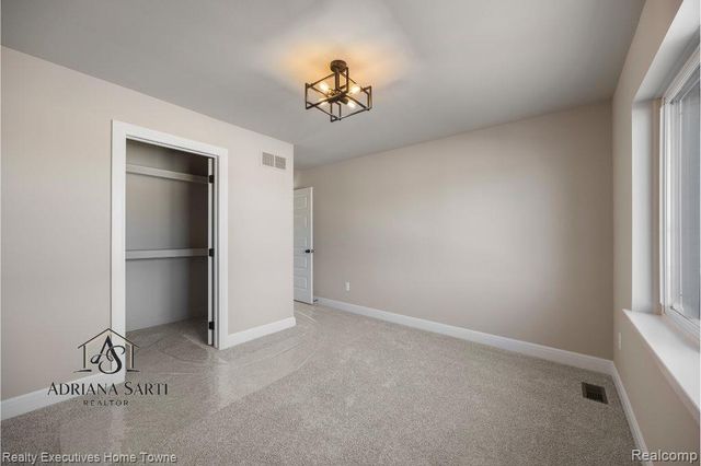 50931 Mistwood Drive, Macomb, MI 48042