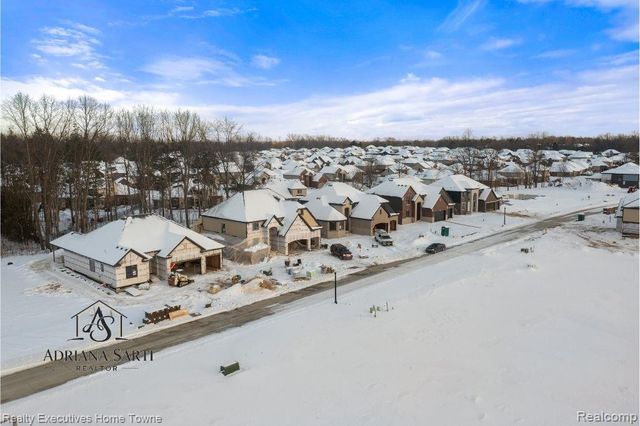 50931 Mistwood Drive, Macomb, MI 48042