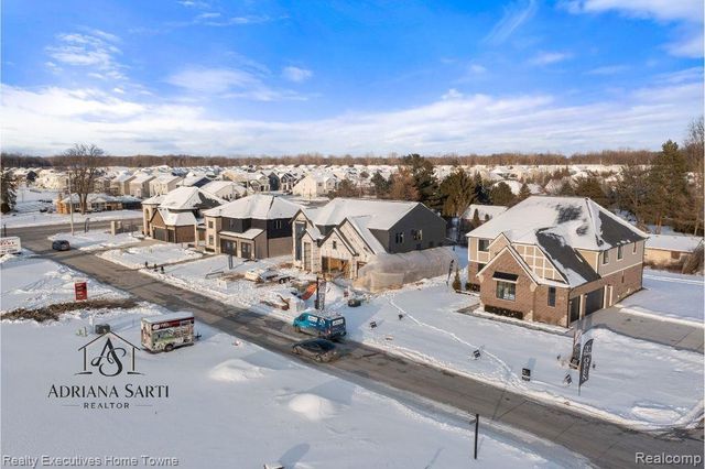 50931 Mistwood Drive, Macomb, MI 48042