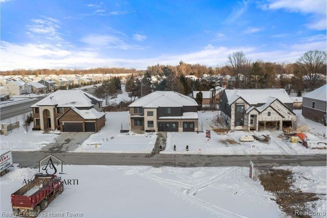 50931 Mistwood Drive, Macomb, MI 48042