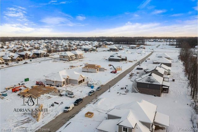 50931 Mistwood Drive, Macomb, MI 48042