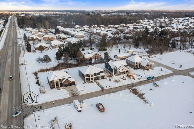 50931 Mistwood Drive, Macomb, MI 48042