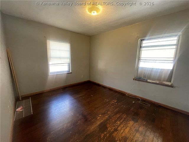 484 S Ruffner Road, Charleston, WV 25314