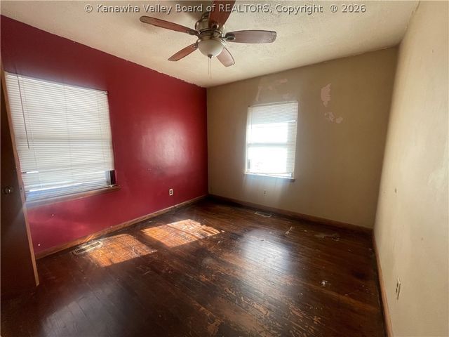 484 S Ruffner Road, Charleston, WV 25314