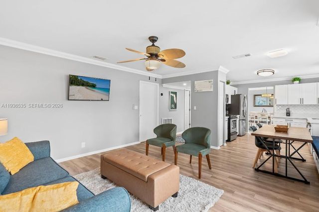 223 SE 8th St, Dania Beach, FL 33004