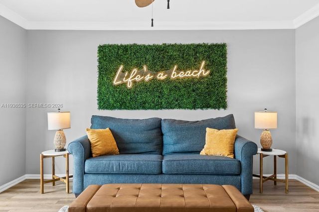 223 SE 8th St, Dania Beach, FL 33004