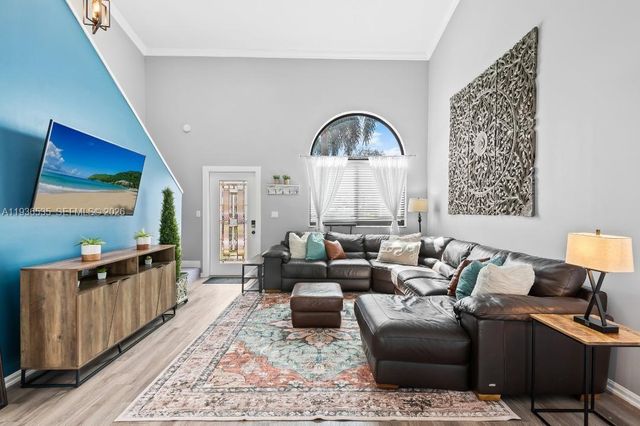 223 SE 8th St, Dania Beach, FL 33004