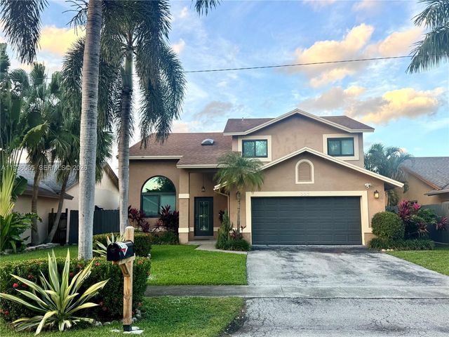 223 SE 8th St, Dania Beach, FL 33004