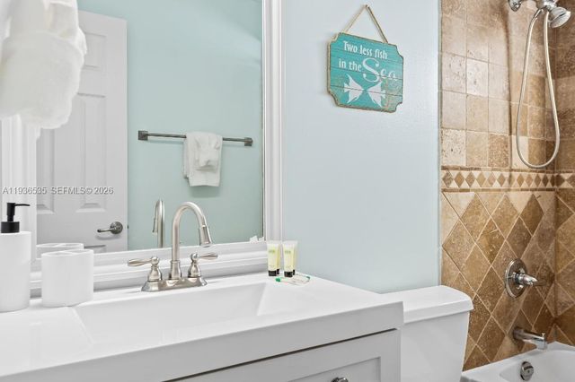 223 SE 8th St, Dania Beach, FL 33004