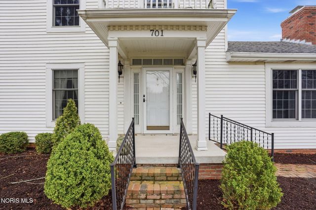 701 Red Fox Road, Findlay, OH 45840