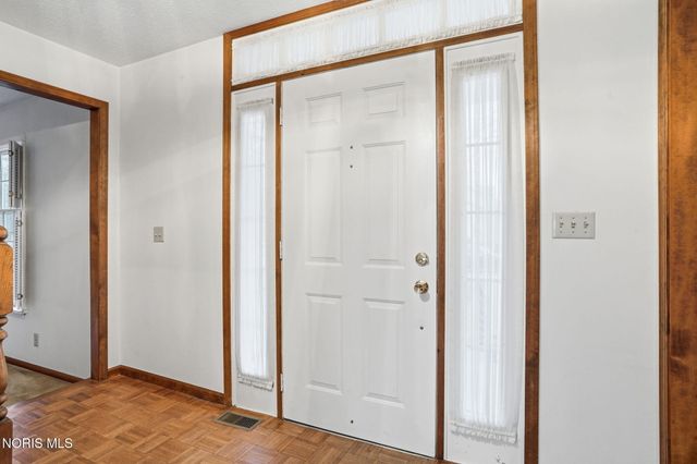 701 Red Fox Road, Findlay, OH 45840