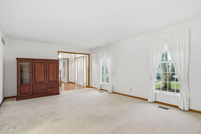 701 Red Fox Road, Findlay, OH 45840